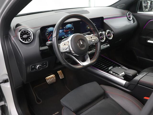 Mercedes-Benz EQA 250+ AMG Line 71 kWh | Panoramadak | Premium pakket | Advanced audio | Draadloos telefoonladen |