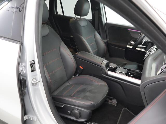 Mercedes-Benz EQA 250+ AMG Line 71 kWh | Panoramadak | Premium pakket | Advanced audio | Draadloos telefoonladen |