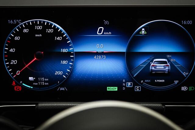 Mercedes-Benz EQA 250 67 kWh SOH 96% | PANORAMADAK | STOELVERWARMING | APPLE | DEALER ONDERHOUDEN