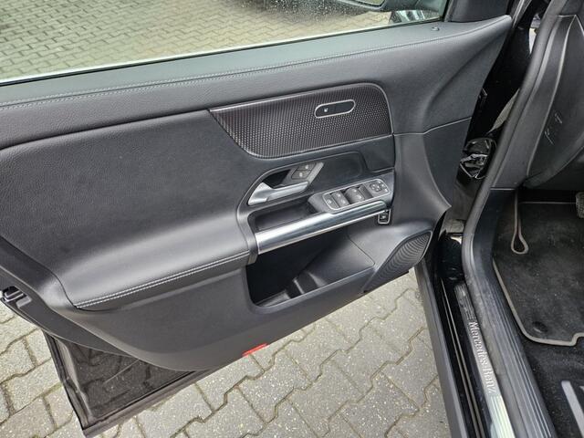 Mercedes-Benz EQA 250 Business Solution luxury 67KWh 190PK