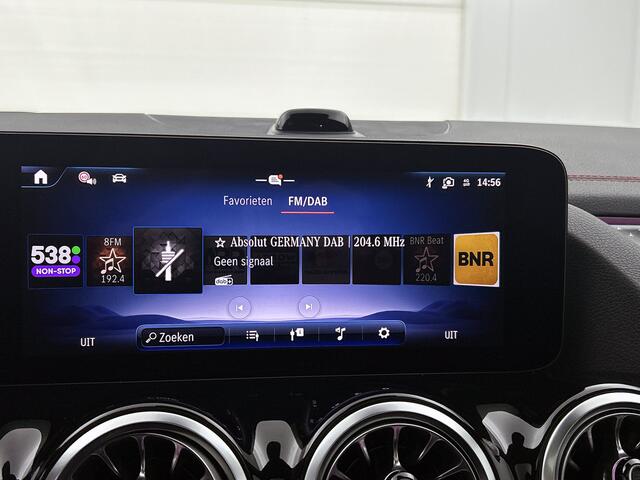 Mercedes-Benz EQA 250+ Business Solution AMG 71 kWh | Nightpakket | Trekhaak | Head-up display | 360° camera | Burmester Sound systeem | Smartphone integratie | Panoramaschuifdak | Augmented Reality navigatie | Memorypakket |