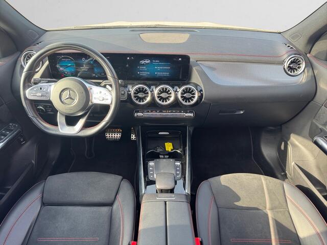 Mercedes-Benz EQA 250 Business Solution AMG 67 kWh- SOH 94%, Panoramadak, Sfeerverlichting, Elek Trekhaak, Camera