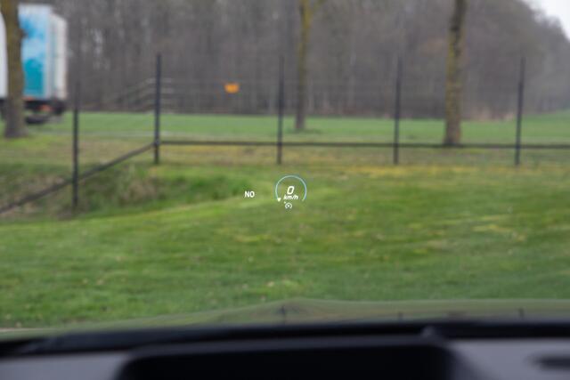 Mercedes-Benz EQA 250 Business Solution AMG 67 kWh , Panoramadak, Trekhaak, Head-up display,