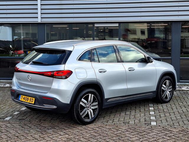 Mercedes-Benz EQA 250 Luxury Line 67 kWh | Achteruitrijcamera | Sfeerverlichting | Stoelverwarming | Dodehoekassistentie | Widescreen | Elektrische achterklep