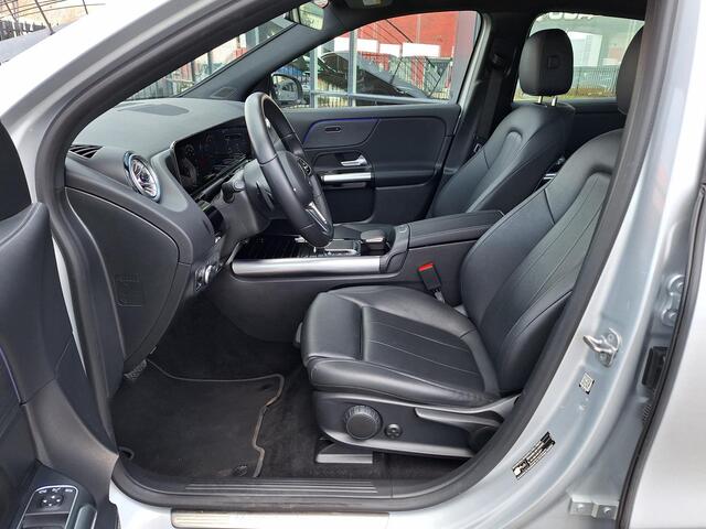 Mercedes-Benz EQA 250 Luxury Line 67 kWh | Achteruitrijcamera | Sfeerverlichting | Stoelverwarming | Dodehoekassistentie | Widescreen | Elektrische achterklep