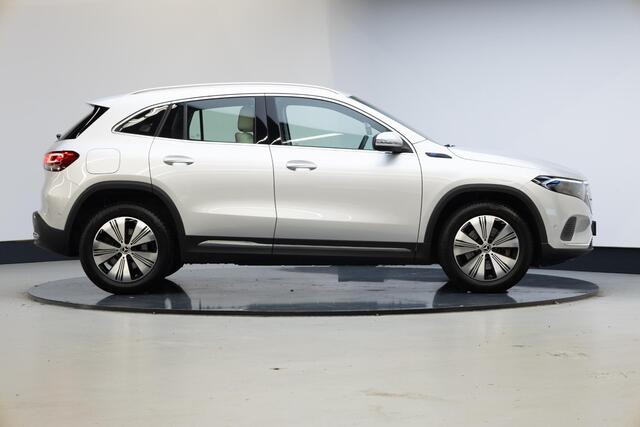 Mercedes-Benz EQA 250 Business Solution Luxury 67 kWh | Trekhaak |