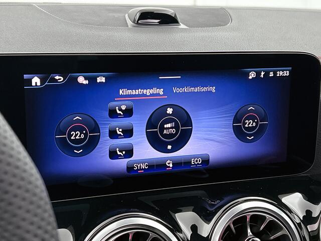 Mercedes-Benz EQA 250+ Business Solution AMG 71 kWh | Nightpakket | GUARD 360° Plus | Trekhaak | Smartphone integratie | Panoramaschuifdak | Stuurwielpaddles | Sfeerverlichting |