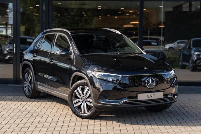 Mercedes-Benz EQA 250+ Business Solution Luxury 71 kWh | Panoramaschuifdak | Rijassistentiepakket | Winter pakket | Burmester | Achteruitrijcamera | Dodehoekassistent |