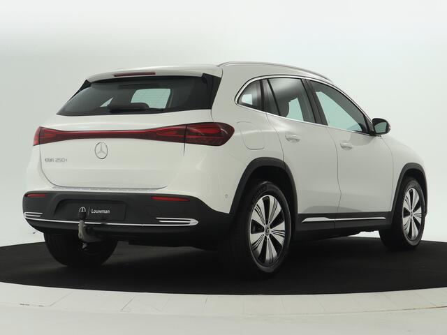 Mercedes-Benz EQA 250+ Business Solution 71 kWh | Trekhaak | Parkeerpakket met achteruitrijcamera | EASY PACK achterklep | Extra USB-poorten | Sfeerverlichting | Verwarmde stoelen vooraan | Zitcomfortpakket | Licht- en zicht pakket |