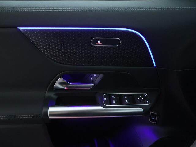 Mercedes-Benz EQA 250+ Business Solution 71 kWh | Trekhaak | Parkeerpakket met achteruitrijcamera | EASY PACK achterklep | Extra USB-poorten | Sfeerverlichting | Verwarmde stoelen vooraan | Zitcomfortpakket | Licht- en zicht pakket |