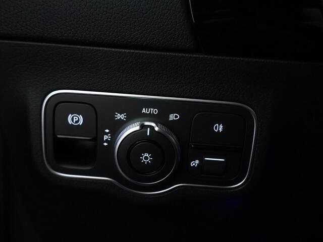 Mercedes-Benz EQA 250+ Business Solution 71 kWh | Trekhaak | Parkeerpakket met achteruitrijcamera | EASY PACK achterklep | Extra USB-poorten | Sfeerverlichting | Verwarmde stoelen vooraan | Zitcomfortpakket | Licht- en zicht pakket |