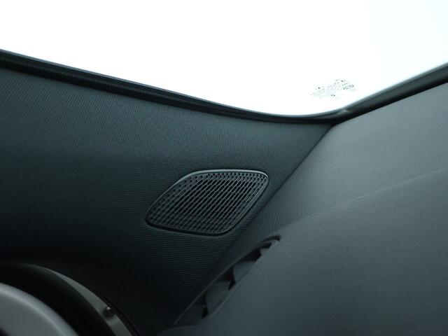 Mercedes-Benz EQA 250+ Business Solution 71 kWh | Trekhaak | Parkeerpakket met achteruitrijcamera | EASY PACK achterklep | Extra USB-poorten | Sfeerverlichting | Verwarmde stoelen vooraan | Zitcomfortpakket | Licht- en zicht pakket |