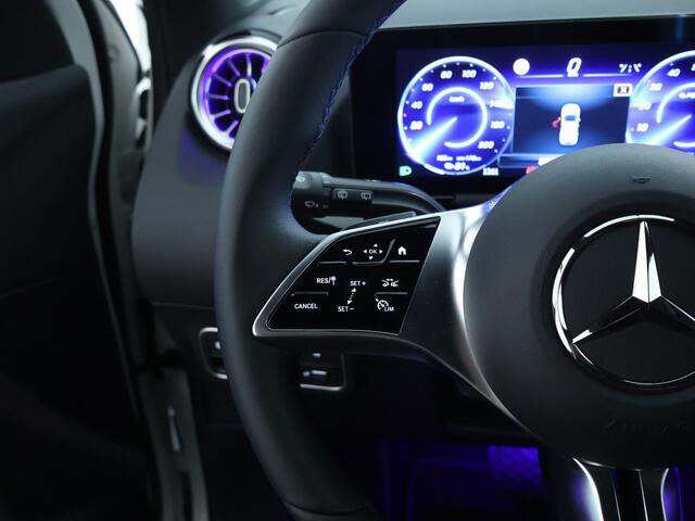 Mercedes-Benz EQA 250+ Business Solution 71 kWh | Trekhaak | Parkeerpakket met achteruitrijcamera | EASY PACK achterklep | Extra USB-poorten | Sfeerverlichting | Verwarmde stoelen vooraan | Zitcomfortpakket | Licht- en zicht pakket |