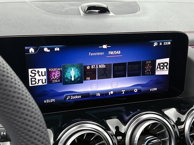 Mercedes-Benz EQA 250+ Business Solution AMG 71 kWh | Nightpakket | Trekhaak | DISTRONIC | Smartphone integratie | Panoramaschuifdak | Stuurwielpaddles gegalvaniseerd | 360° camera | Burmester Surround Sound |