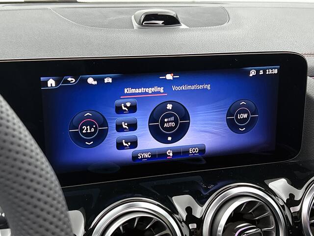 Mercedes-Benz EQA 250+ Business Solution AMG 71 kWh | Nightpakket | Trekhaak | DISTRONIC | Smartphone integratie | Panoramaschuifdak | Stuurwielpaddles gegalvaniseerd | 360° camera | Burmester Surround Sound |