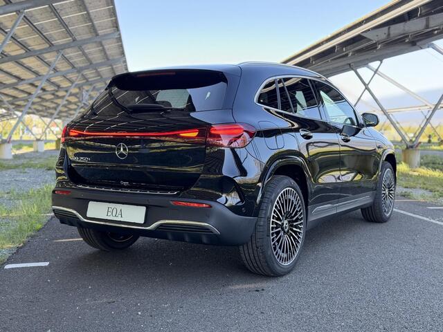 Mercedes-Benz EQA 250+ Business Solution AMG 71 kWh | Panoramaschuifdak | Leder | Head-up | Burmester | Winterpakket |