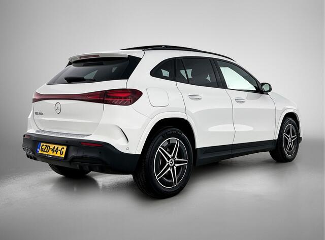 Mercedes-Benz EQA 250+ AMG Line 71 kWh | Panoramadak | Achteruitrijcamera | Apple Carplay | Nightpakket | Inclusief 24 maanden MB Certified garantie voor Europa.