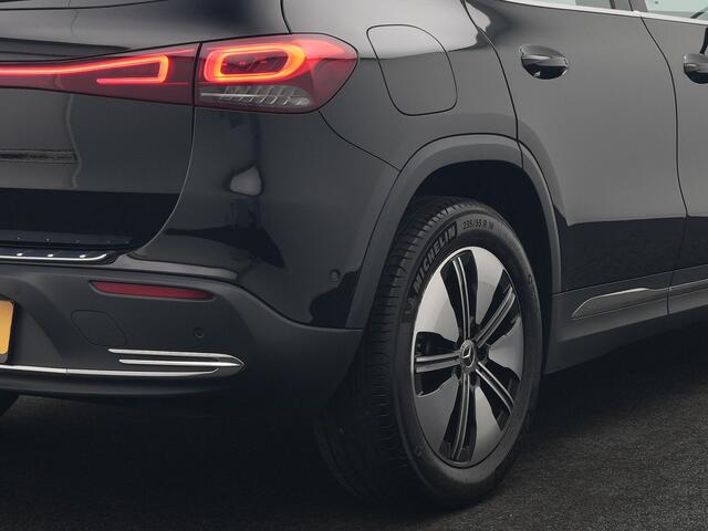 Mercedes-Benz EQA 250+ Business Line 71 kWh LONG RANGE 191pk Dealer O.H. | MBUX Widescreen Navi | Camera | Sfeerverlichting | 18"L.M | Sportstoelen Verwarmd | Apple Carplay | Cruise Control | Navigatie | DAB |