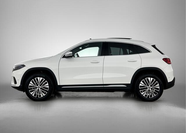 Mercedes-Benz EQA 250+ Business Solution Luxury 71 kWh | Spiegelpakket | Parkeerpakket met achteruitrijcamera | Warmtewerend, donkergetint glas | Trekhaak | Panoramaschuifdak | Sfeerverlichting | Sierdelen in Star Pattern | Smartphone integratie |