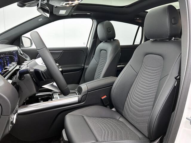 Mercedes-Benz EQA 250+ Business Solution Luxury 71 kWh | Spiegelpakket | Parkeerpakket met achteruitrijcamera | Warmtewerend, donkergetint glas | Trekhaak | Panoramaschuifdak | Sfeerverlichting | Sierdelen in Star Pattern | Smartphone integratie |