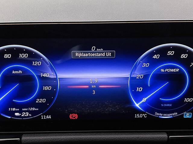 Mercedes-Benz EQA 250+ Business Solution Luxury 71 kWh | Spiegelpakket | Parkeerpakket met achteruitrijcamera | Warmtewerend, donkergetint glas | Trekhaak | Panoramaschuifdak | Sfeerverlichting | Sierdelen in Star Pattern | Smartphone integratie |