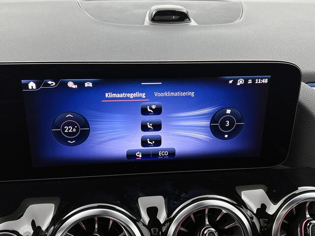 Mercedes-Benz EQA 250+ Business Solution Luxury 71 kWh | Spiegelpakket | Parkeerpakket met achteruitrijcamera | Warmtewerend, donkergetint glas | Trekhaak | Panoramaschuifdak | Sfeerverlichting | Sierdelen in Star Pattern | Smartphone integratie |