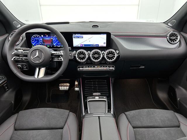 Mercedes-Benz EQA 250+ Business Solution AMG 71 kWh | Nightpakket | Premium pakket | Trekhaak | Panoramaschuifdak | Head-up display | Burmester Surround systeem | Smartphone integratie | 360° camera | Sierdelen in Star Pattern | Sfeerverlichting |