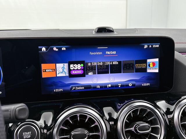 Mercedes-Benz EQA 250+ Business Solution AMG 71 kWh | Nightpakket | Premium pakket | Trekhaak | Panoramaschuifdak | Head-up display | Burmester Surround systeem | Smartphone integratie | 360° camera | Sierdelen in Star Pattern | Sfeerverlichting |