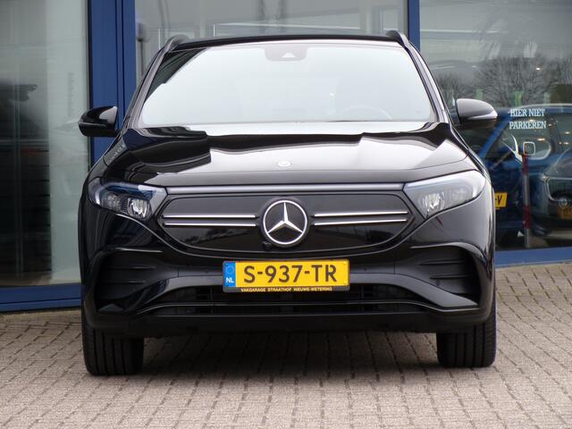 Mercedes-Benz EQA 300 4MATIC AMG Line 67 kWh, SOH 97,5% / Elektr. Trekhaak / Sensoren + Camera / Full LED. / Climate Control / Stoelverwarming / 19'' LMV