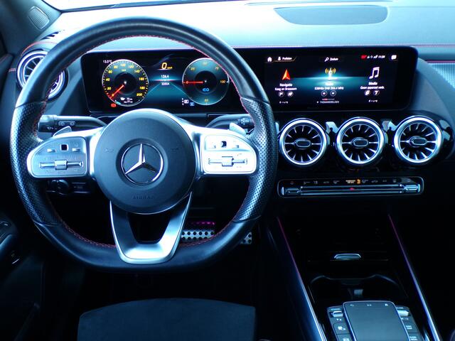 Mercedes-Benz EQA 300 4MATIC AMG Line 67 kWh, SOH 97,5% / Elektr. Trekhaak / Sensoren + Camera / Full LED. / Climate Control / Stoelverwarming / 19'' LMV
