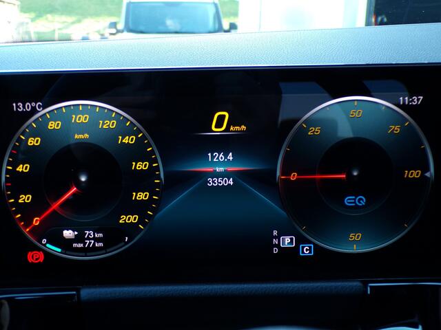 Mercedes-Benz EQA 300 4MATIC AMG Line 67 kWh, SOH 97,5% / Elektr. Trekhaak / Sensoren + Camera / Full LED. / Climate Control / Stoelverwarming / 19'' LMV