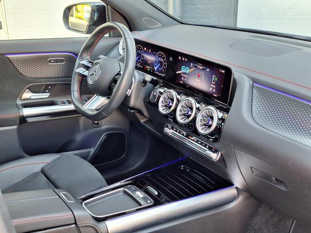 Mercedes-Benz EQA 250+ AMG Line | Nightpakket | Panoramadak | Achteruitrijcamera | Stoelverwarming | Sfeerverlichting | Dodehoekassistentie | Advanced Sound System | Keyless-GO | Elektrische achterklep