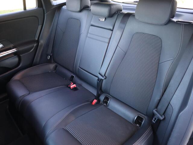 Mercedes-Benz EQA 250 Business Solution Luxury 67 kWh