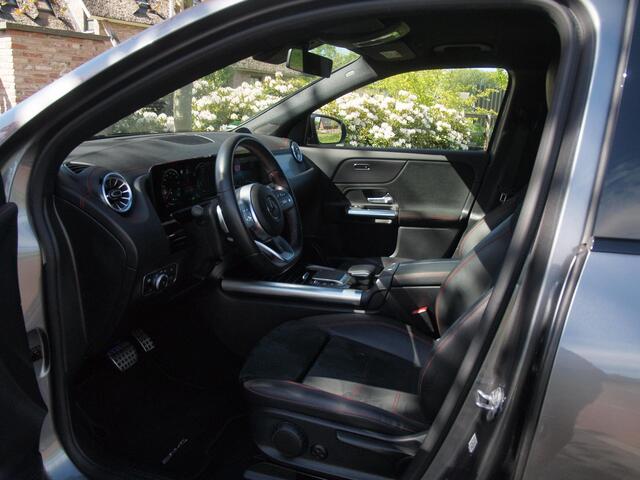 Mercedes-Benz EQA 250 Business Solution AMG 67 kWh | Camera | Sfeerverlichting |