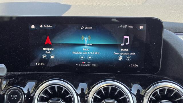 Mercedes-Benz EQA 250 Business Solution Luxury 67 kWh | Stoelverwarming | Beige leder | Carplay | Keyless | Distronic ACC