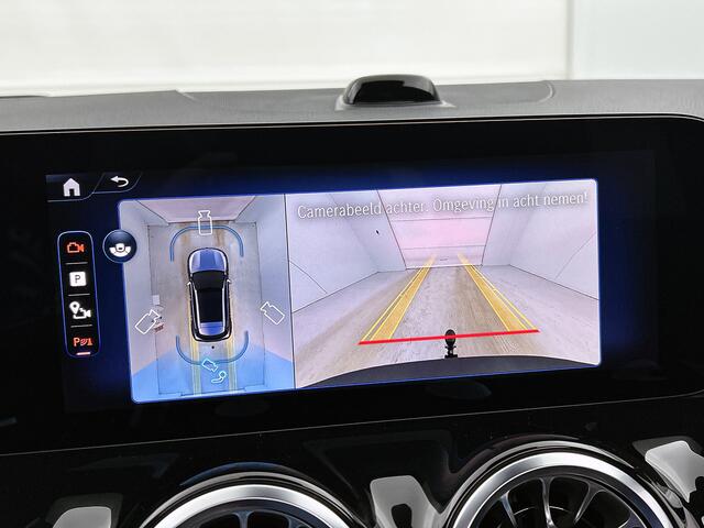 Mercedes-Benz EQA 250+ Business Solution AMG 71 kWh | Premium pakket | Nightpakket | Trekhaak | Smartphone integratie | Panoramaschuifdak | 360° camera | Sierdelen in Star Pattern | Head-up display | Burmester Surround Sound systeem |