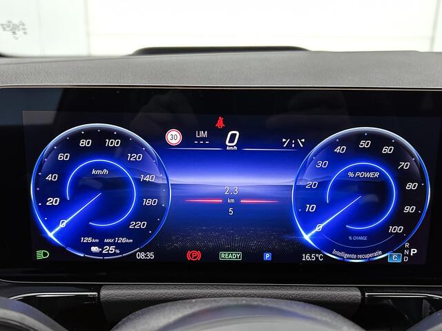 Mercedes-Benz EQA 250+ Business Solution AMG 71 kWh | Premium pakket | Winterpakket | Nightpakket | Trekhaak | Panoramaschuifdak | DISTRONIC | 20 inch multispaaks lichtmetalen velgen |