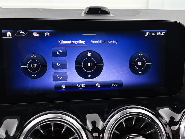 Mercedes-Benz EQA 250+ Business Solution AMG 71 kWh | Premium pakket | Winterpakket | Nightpakket | Trekhaak | Panoramaschuifdak | DISTRONIC | 20 inch multispaaks lichtmetalen velgen |