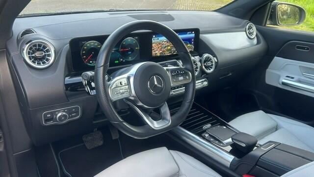 Mercedes-Benz EQA 250 AMG LINE 67 kWh EDITION 1, 30.000KM!! 1E EIGENAAR!! NAVIGATIE, DAB RADIO, LEER, STOELVERWARMING, SFEERVERLICHTING, KEYLESS GO, DODEHOEK ASSIST, RIJBAAN ASSIST, PARKEERHULP V/A, ACHTERUITRIJCAMERA, LED-LICHT, 20"AMG-VELGEN, ENZ. ENZ. FULL OPTIONS!!