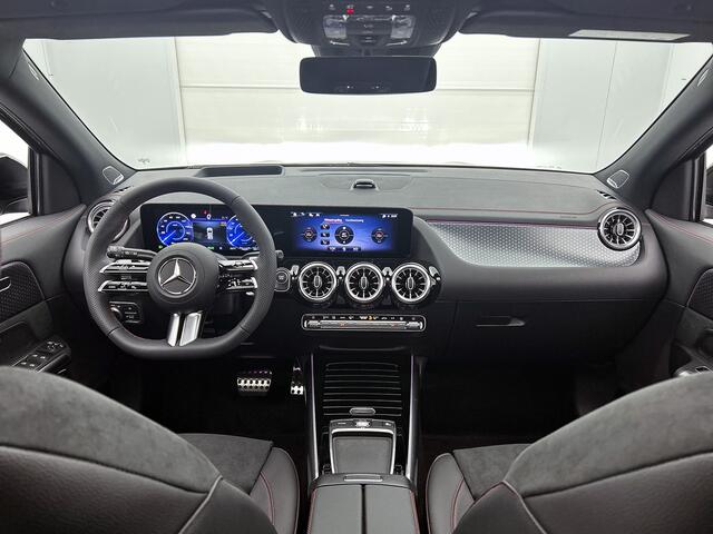 Mercedes-Benz EQA 250+ Business Solution AMG 71 kWh | Premium pakket | Nightpakket | Panoramaschuifdak | 360° camera | Burmester Surround Sound | 19 inch tienspaaks lichtmetalen AMG-velgen |