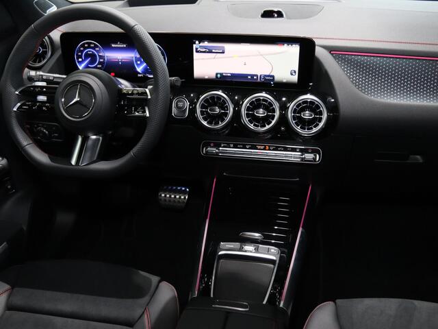 Mercedes-Benz EQA 250+ Business Solution AMG 71 kWh | Panoramaschuifdak | Burmester | 360°-camera | Head-up display | Trekhaak |