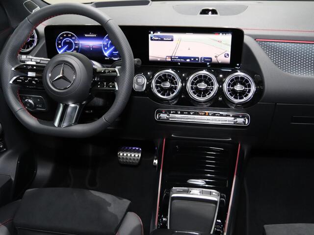 Mercedes-Benz EQA 250+ Business Solution AMG 71 kWh | Panoramaschuifdak | Burmester | 360°-camera | Head-up display | Trekhaak |