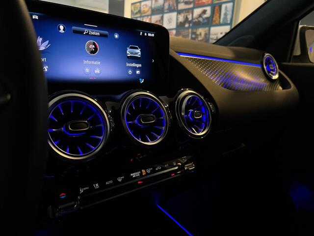 Mercedes-Benz EQA 300 4MATIC Luxury Line