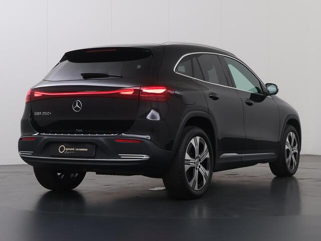 Mercedes-Benz EQA 250+ Luxury Line 71 kWh | Winter pakket | Getint glas | 360 graden camera |