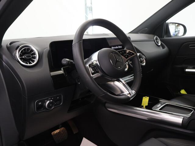 Mercedes-Benz EQA 250+ Luxury Line 71 kWh | Winter pakket | Getint glas | 360 graden camera |