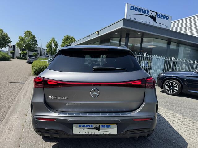 Mercedes-Benz EQA 250+ Business Solution AMG 71 kWh HUD | Pano/dak | Memory | trekhaak | 360 camera | Keyles | BURMEISTER HiFi | stoel en stuurverwarming| etc