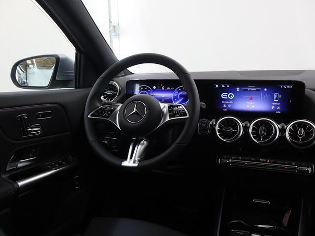 Mercedes-Benz EQA 250+ Business Solution Luxury 71 kWh | Panoramaschuifdak | Rijassistentie pakket | Achteruitrijcamera | Stoelverwarming | Dodehoekassistent |