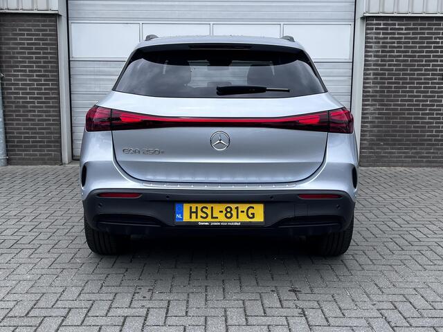 Mercedes-Benz EQA 250+ AMG | Night Pakket | Panoramadak | Trekhaak | Dodehoekassistent | Apple CarPlay | Android Auto | Advanced Sound System | Sfeerverlichting | Stoelverwarming | Achteruitrijcamera | Elektrisch Inklapbare Buitenspiegels