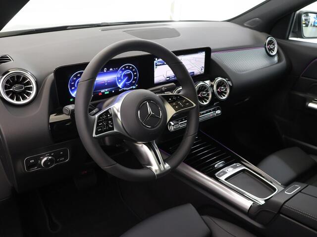 Mercedes-Benz EQA 250+ Business Solution Luxury 71 kWh | Panoramaschuifdak | Rijassistentiepakket | Winter pakket | Burmester | Achteruitrijcamera | Dodehoekassistent |