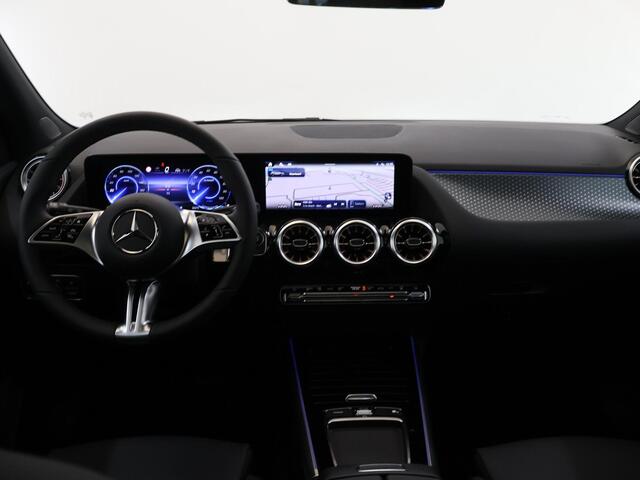 Mercedes-Benz EQA 250+ Business Solution Luxury 71 kWh | Panoramaschuifdak | Rijassistentiepakket | Winter pakket | Burmester | Achteruitrijcamera | Dodehoekassistent |